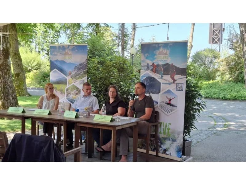 By electric minibus towards a sustainable future for the Kamnik–Savinja Alps