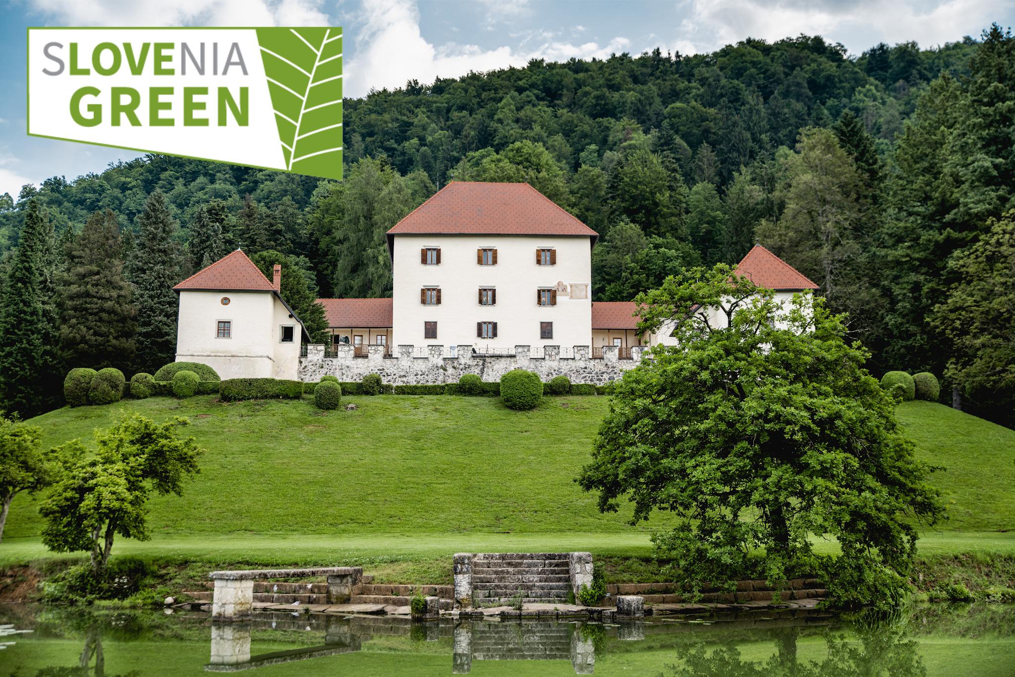 Grad Strmol z znakom Slovenia Green